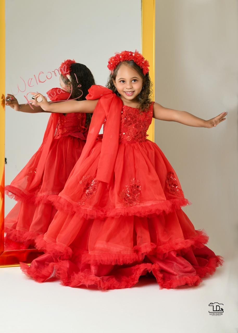 Vestido rojo capas grande