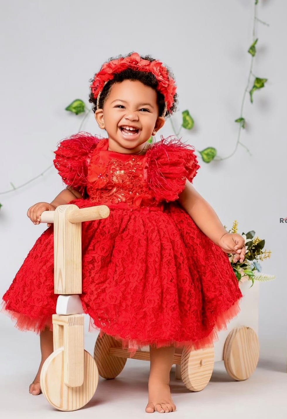 Vestido rojo encajes ama