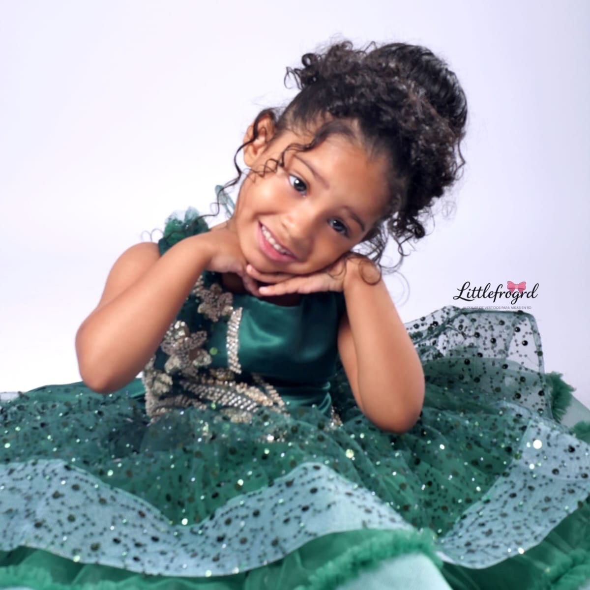 Vestido verde con dorado love